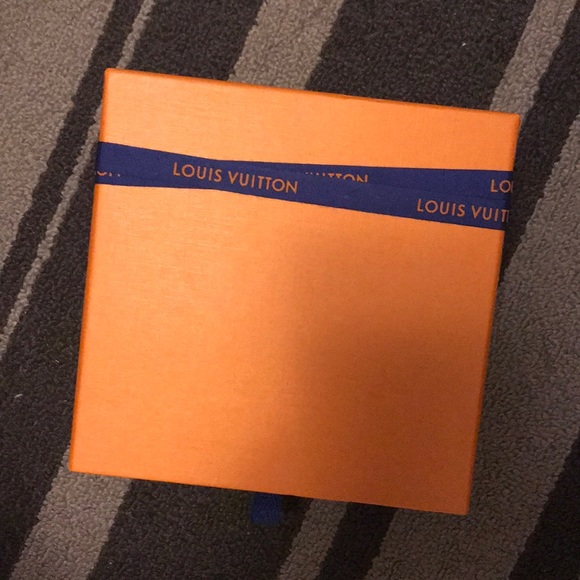 Louis Vuitton Dust box gift box and ribbon - Picture 4 of 7